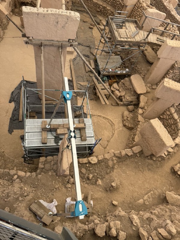 GÖBEKLİTEPE’NİN KUZEYİNDE İLK KAZI! 80’E 70 METRELİK YENİ ALANDA TARİHİN İZLERİ ARANIYOR